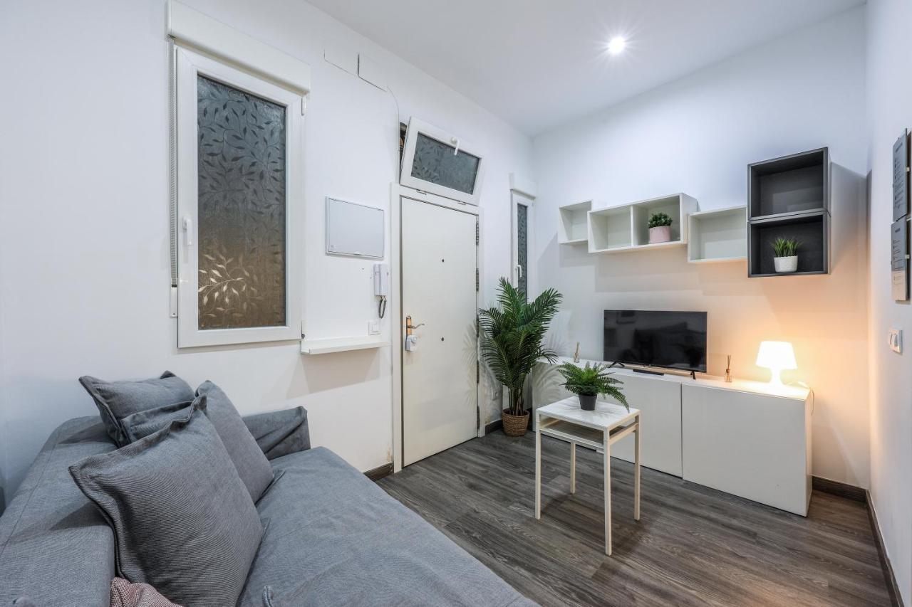 Discover Madrid From Our Cozy Studio Exterior photo
