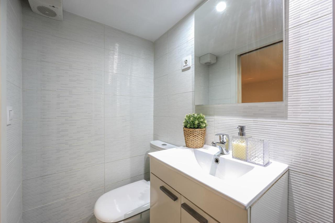 Discover Madrid From Our Cozy Studio Exterior photo
