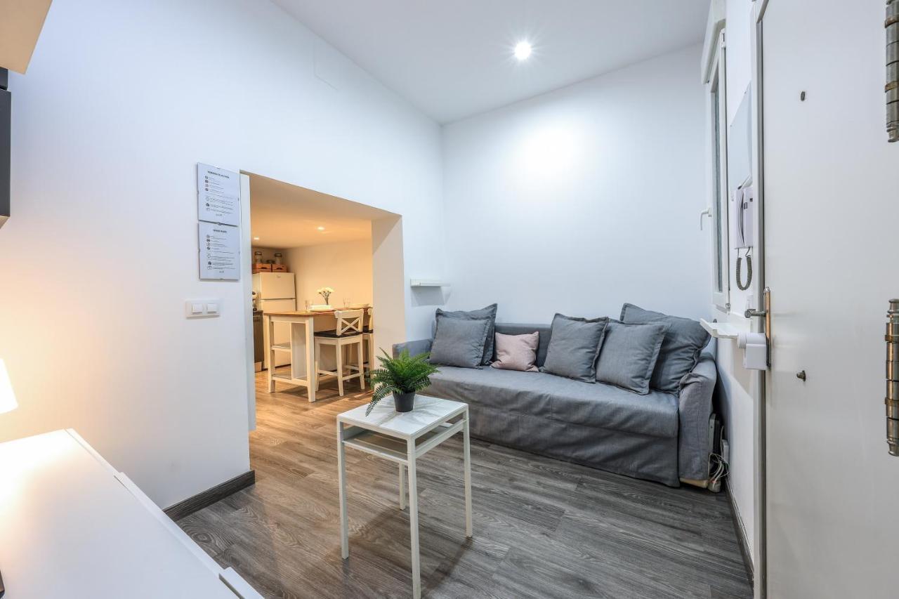 Discover Madrid From Our Cozy Studio Exterior photo