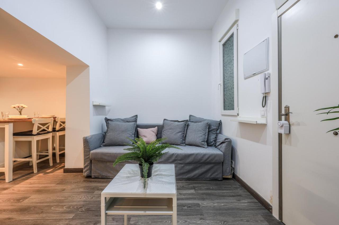 Discover Madrid From Our Cozy Studio Exterior photo