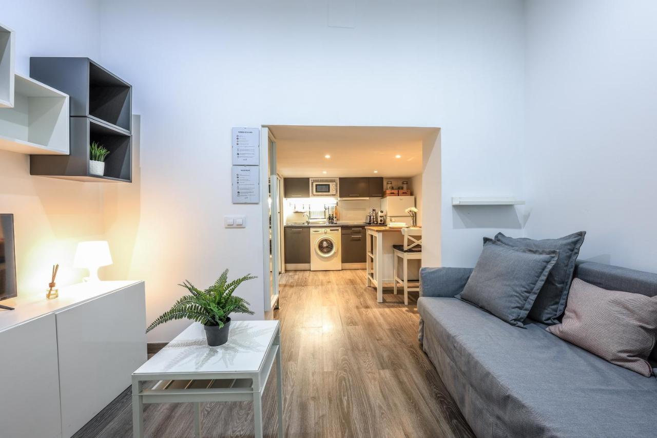 Discover Madrid From Our Cozy Studio Exterior photo